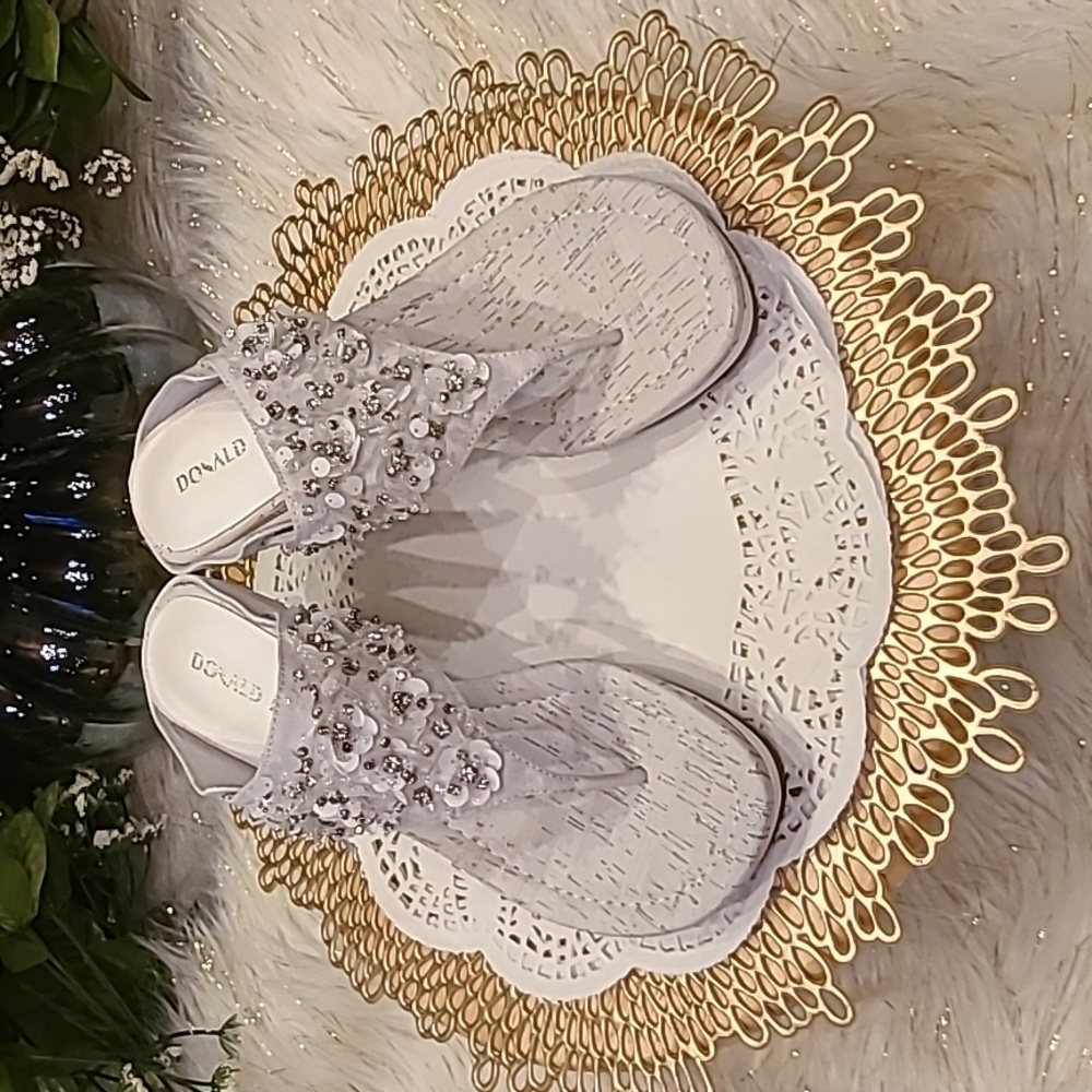 Donald J. Pliner White Wedge Mule Embellished Sandals Beads Sequins Pearls Sz: 9